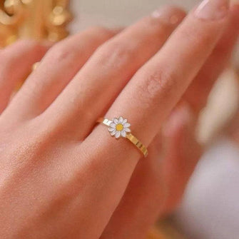Delicate Daisy Rings For Women - Sticky Balls Boutique